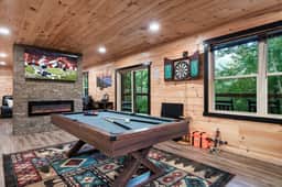 Stay Wild Cabin · Cabin for 12 | 2 Kitchens & Game Rooms - Image 5